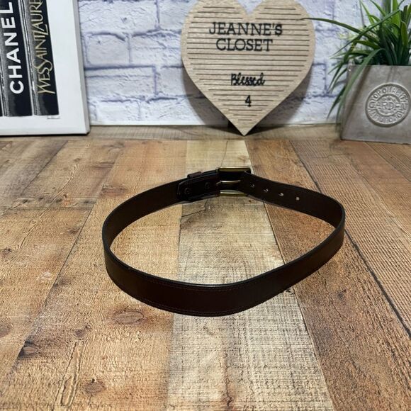 CARHARTT MENS LEATHER ENGRAVED BUCKLE BELT
Size 34 - Picture 2 of 14